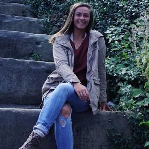 Meet your Posher, Kenzie